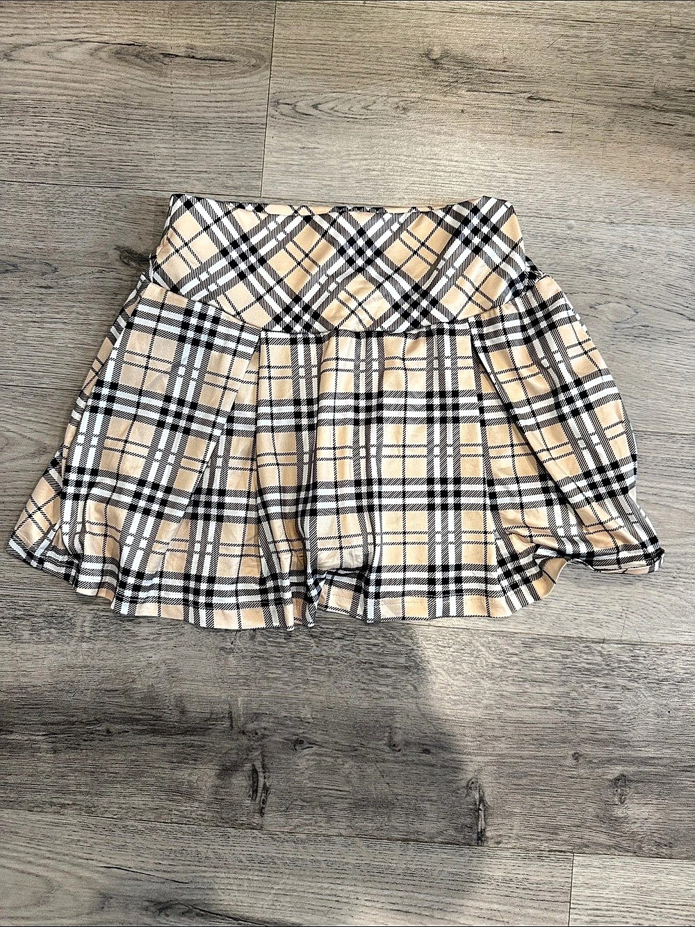Plaid Skater Skirt in Beige & Black Size Small Like New